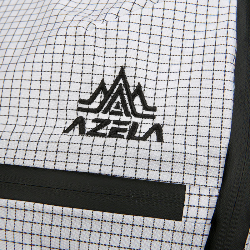 15L Faltbarer Trinkrucksack – Leichter, wasserdichter Wanderrucksack für Damen & Herren, Outdoor, Hiking, Radfahren, Reisen, Sport, Festival, mit Vielseitigen Taschen & Trekkingstockhalter – Schwarz/Weiß-M258E22