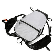 15L Faltbarer Trinkrucksack – Leichter, wasserdichter Wanderrucksack für Damen & Herren, Outdoor, Hiking, Radfahren, Reisen, Sport, Festival, mit Vielseitigen Taschen & Trekkingstockhalter – Schwarz/Weiß-M258E22